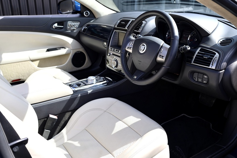 Jaguar XKR Convertible 1 Former Keeper + Kyanite Blue + Ivory + Blue Hood Image 9