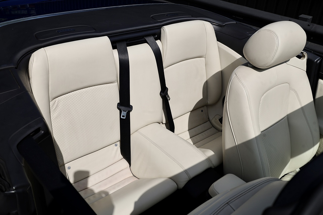 Jaguar XKR Convertible 1 Former Keeper + Kyanite Blue + Ivory + Blue Hood - Large 27