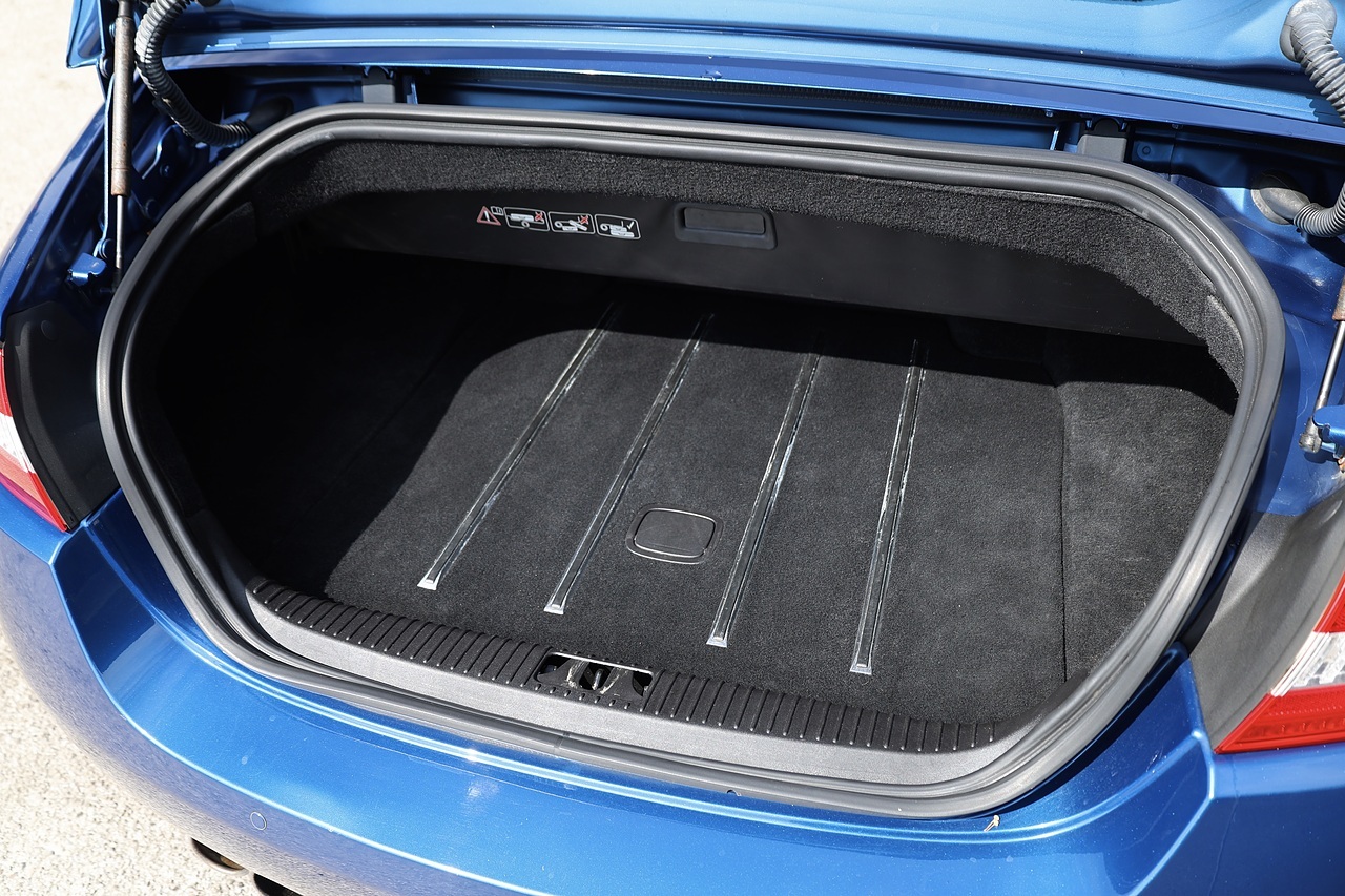 Jaguar XKR Convertible 1 Former Keeper + Kyanite Blue + Ivory + Blue Hood - Large 29