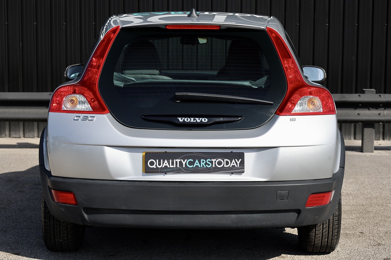 Volvo C30 1 Owner + 17 Services + Outstanding - Large 4