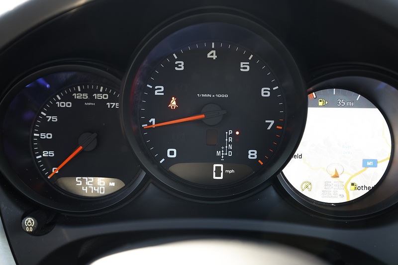 Porsche Macan Full Porsche Main Dealer + 18 Way Seats + Pano Roof + £15k Options Image 3