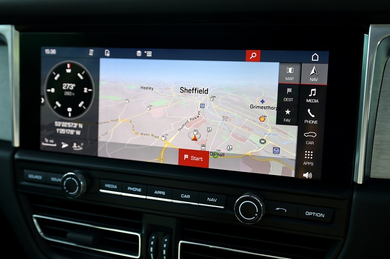 Porsche Macan Full Porsche Main Dealer + 18 Way Seats + Pano Roof + £15k Options Image 5