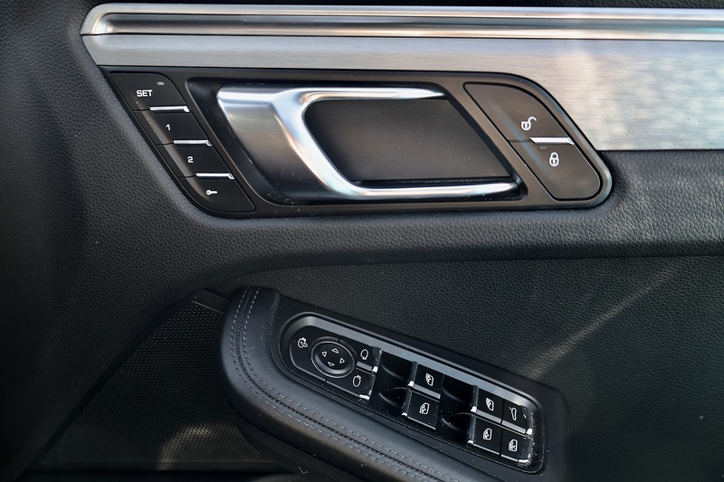 Porsche Macan Full Porsche Main Dealer + 18 Way Seats + Pano Roof + £15k Options Image 13