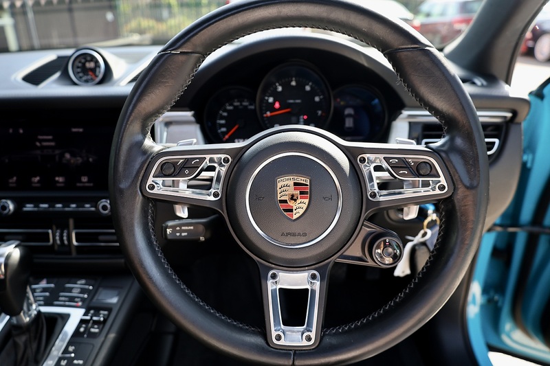 Porsche Macan Full Porsche Main Dealer + 18 Way Seats + Pano Roof + £15k Options Image 17