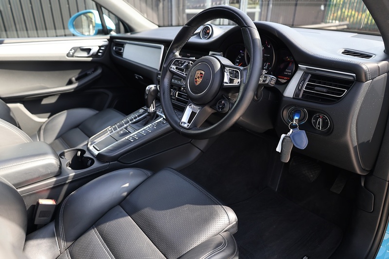 Porsche Macan Full Porsche Main Dealer + 18 Way Seats + Pano Roof + £15k Options Image 19