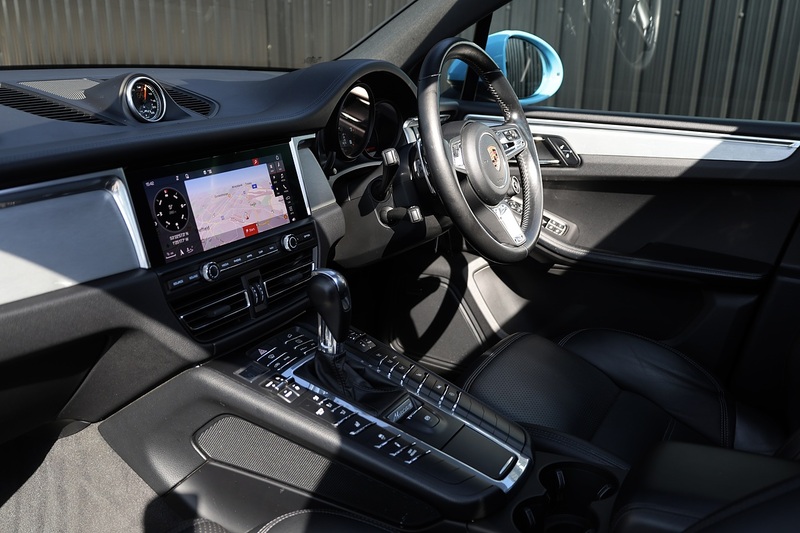 Porsche Macan Full Porsche Main Dealer + 18 Way Seats + Pano Roof + £15k Options Image 25