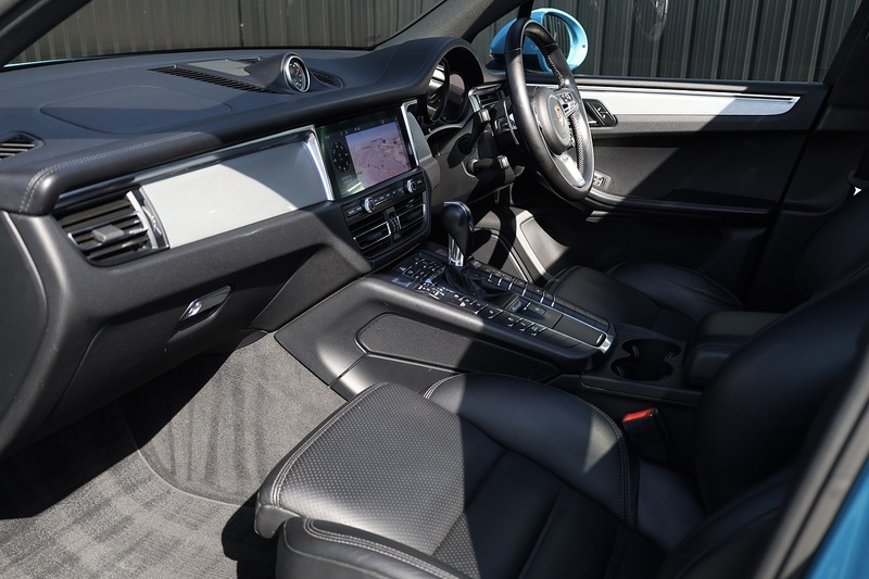 Porsche Macan Full Porsche Main Dealer + 18 Way Seats + Pano Roof + £15k Options Image 26