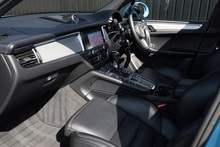Porsche Macan Full Porsche Main Dealer + 18 Way Seats + Pano Roof + £15k Options - Thumb 26