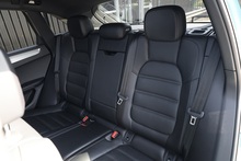 Porsche Macan Full Porsche Main Dealer + 18 Way Seats + Pano Roof + £15k Options - Thumb 30