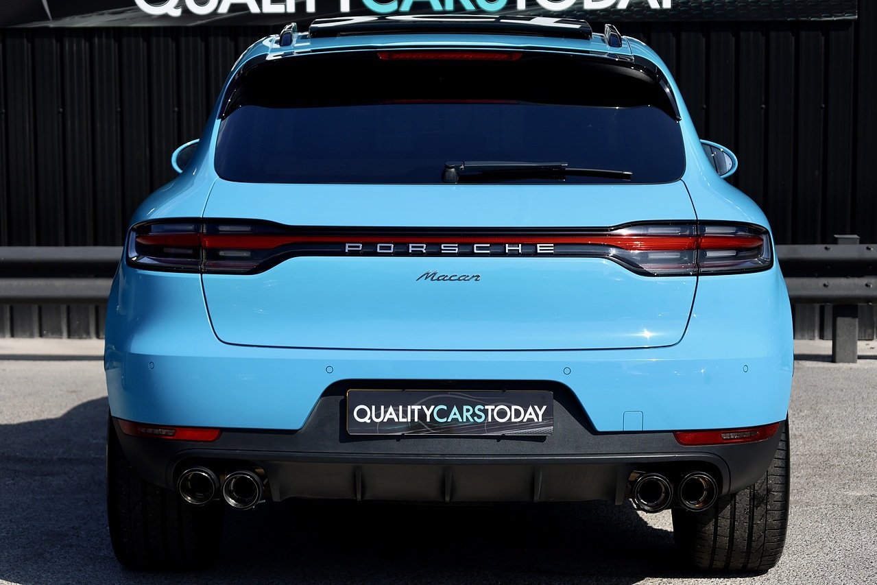 Porsche Macan Full Porsche Main Dealer + 18 Way Seats + Pano Roof + £15k Options - Large 32