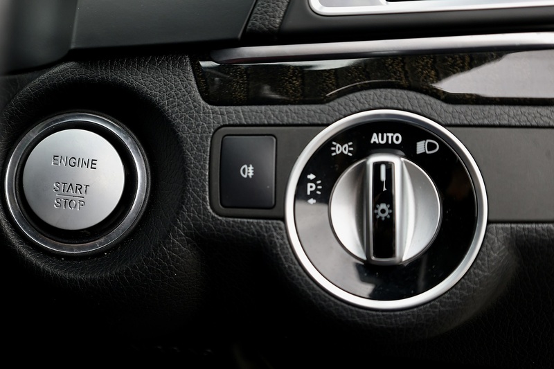 Mercedes-Benz E220 CDI AMG Line Premium Convertible AirScarf + Memory Pack + Harmon Kardon + Keyless + Reverse Cam Image 19