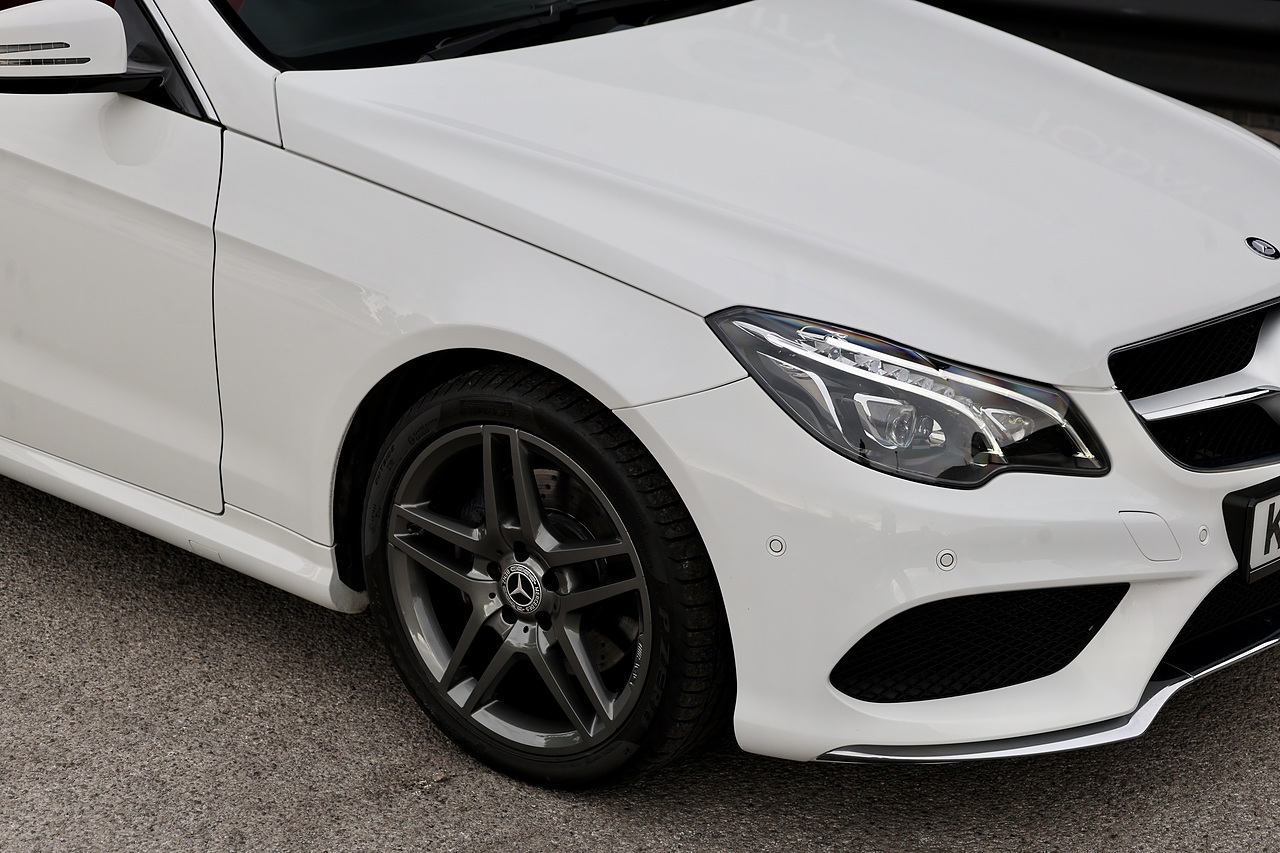 Mercedes-Benz E220 CDI AMG Line Premium Convertible AirScarf + Memory Pack + Harmon Kardon + Keyless + Reverse Cam - Large 32