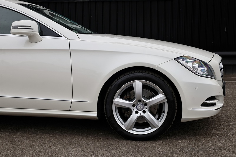Mercedes-Benz CLS 350 CDI Shooting Brake 1 Former Keeper + Full Service History + Outstanding Condition Image 16