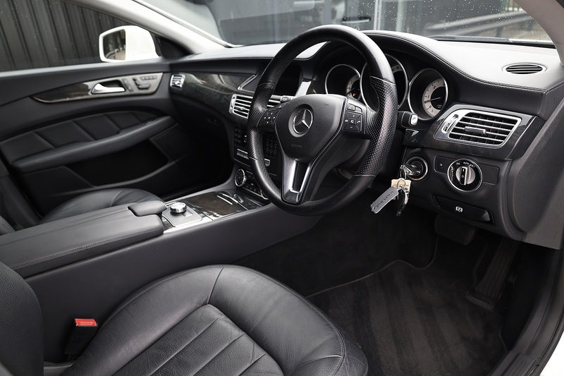Mercedes-Benz CLS 350 CDI Shooting Brake 1 Former Keeper + Full Service History + Outstanding Condition Image 6