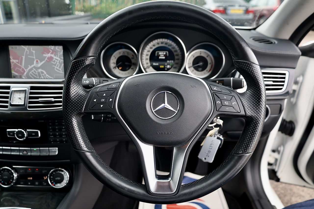 Mercedes-Benz CLS 350 CDI Shooting Brake 1 Former Keeper + Full Service History + Outstanding Condition - Large 28