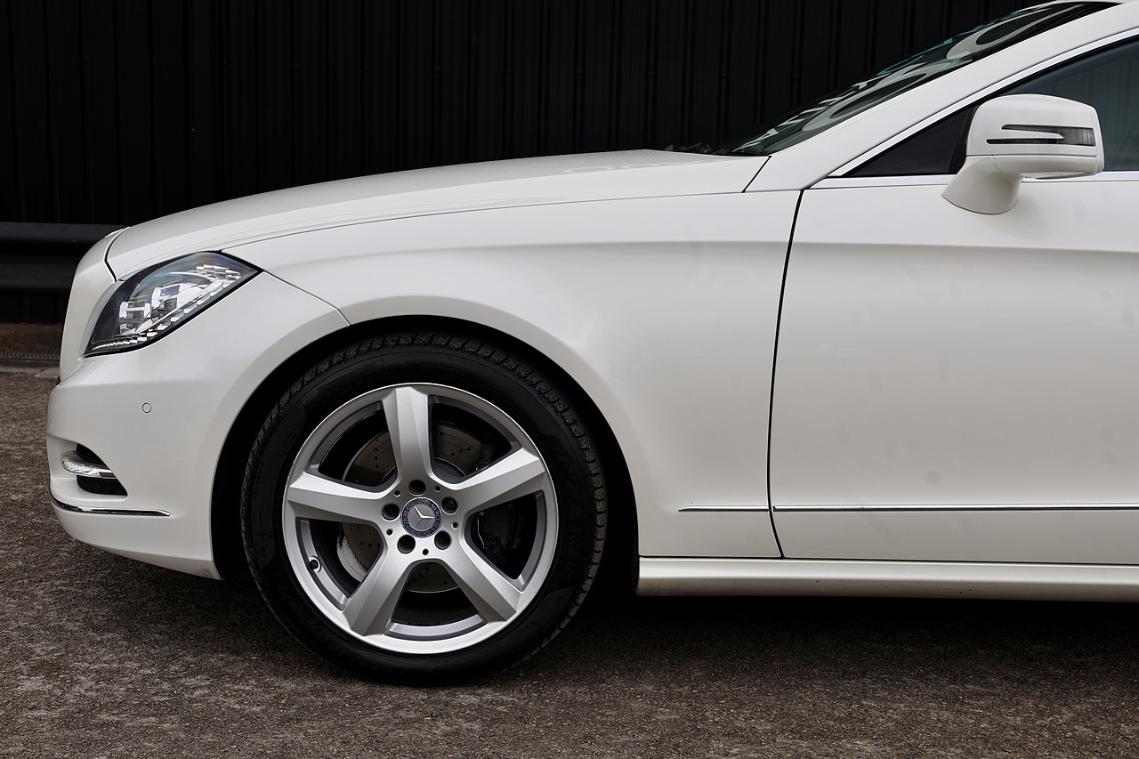 Mercedes-Benz CLS 350 CDI Shooting Brake 1 Former Keeper + Full Service History + Outstanding Condition - Large 30