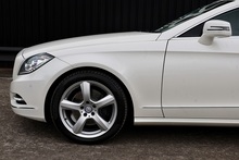 Mercedes-Benz CLS 350 CDI Shooting Brake 1 Former Keeper + Full Service History + Outstanding Condition - Thumb 30
