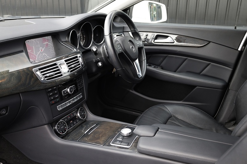 Mercedes-Benz CLS 350 CDI Shooting Brake 1 Former Keeper + Full Service History + Outstanding Condition Image 9