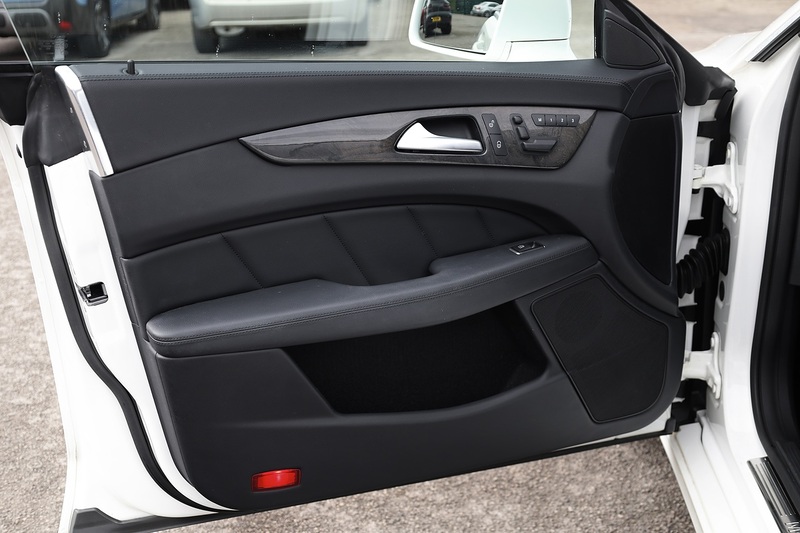 Mercedes-Benz CLS 350 CDI Shooting Brake 1 Former Keeper + Full Service History + Outstanding Condition Image 38