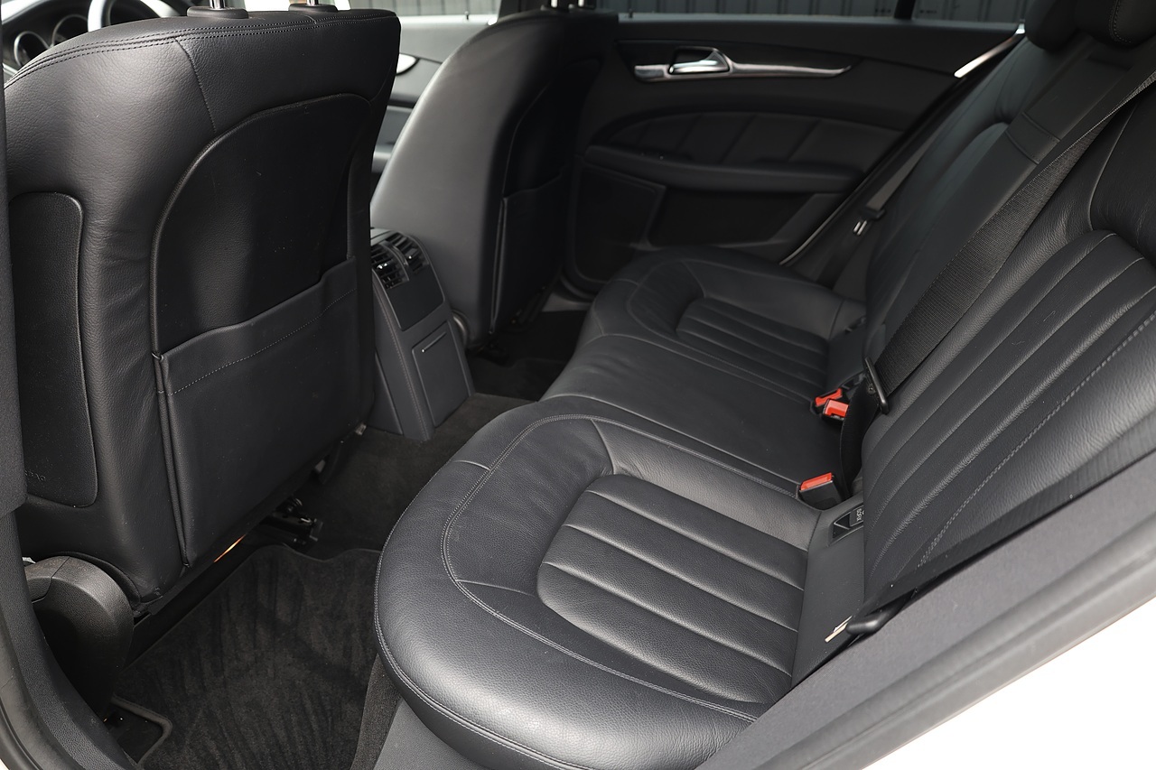 Mercedes-Benz CLS 350 CDI Shooting Brake 1 Former Keeper + Full Service History + Outstanding Condition - Large 39