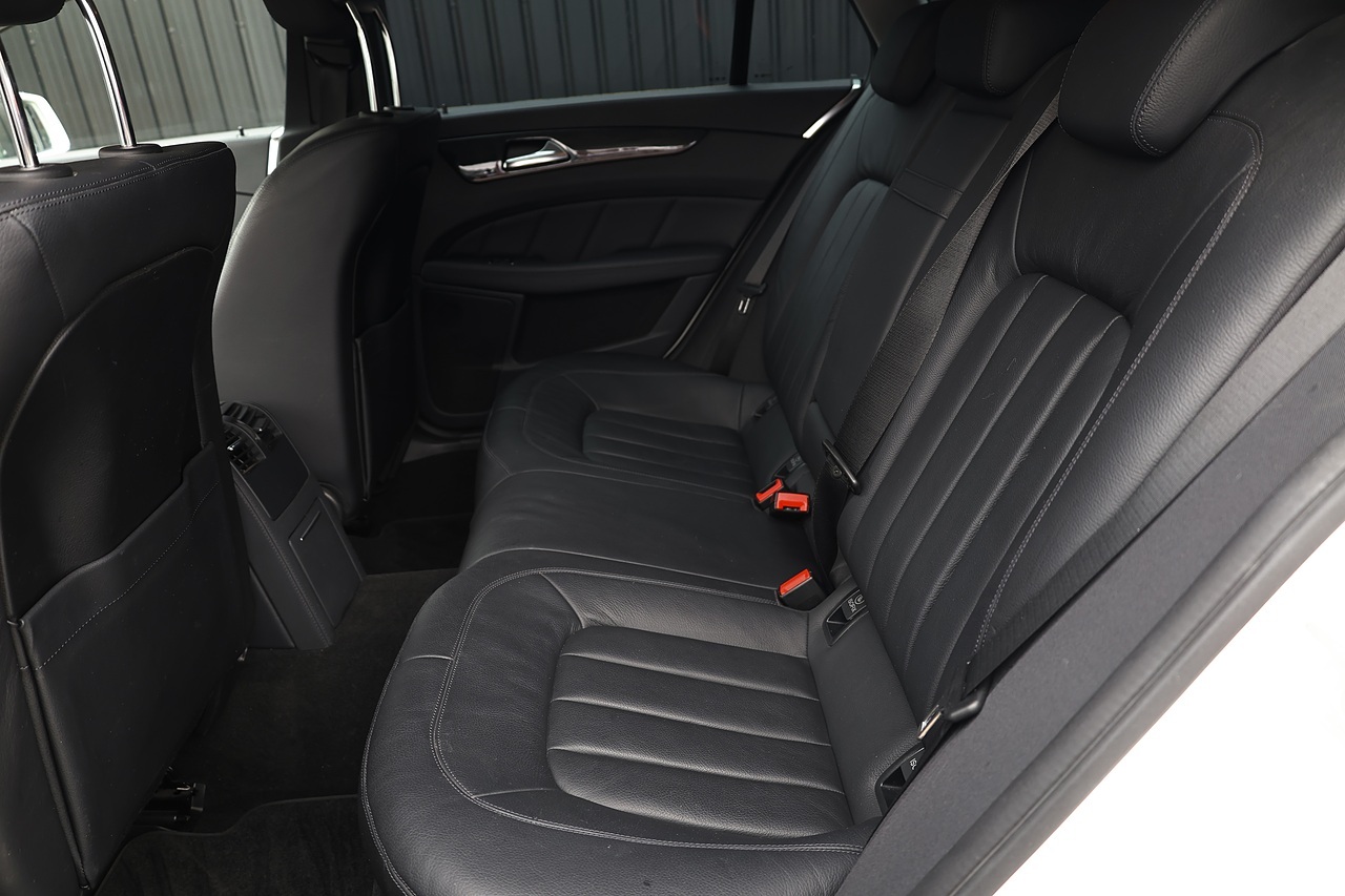 Mercedes-Benz CLS 350 CDI Shooting Brake 1 Former Keeper + Full Service History + Outstanding Condition - Large 40