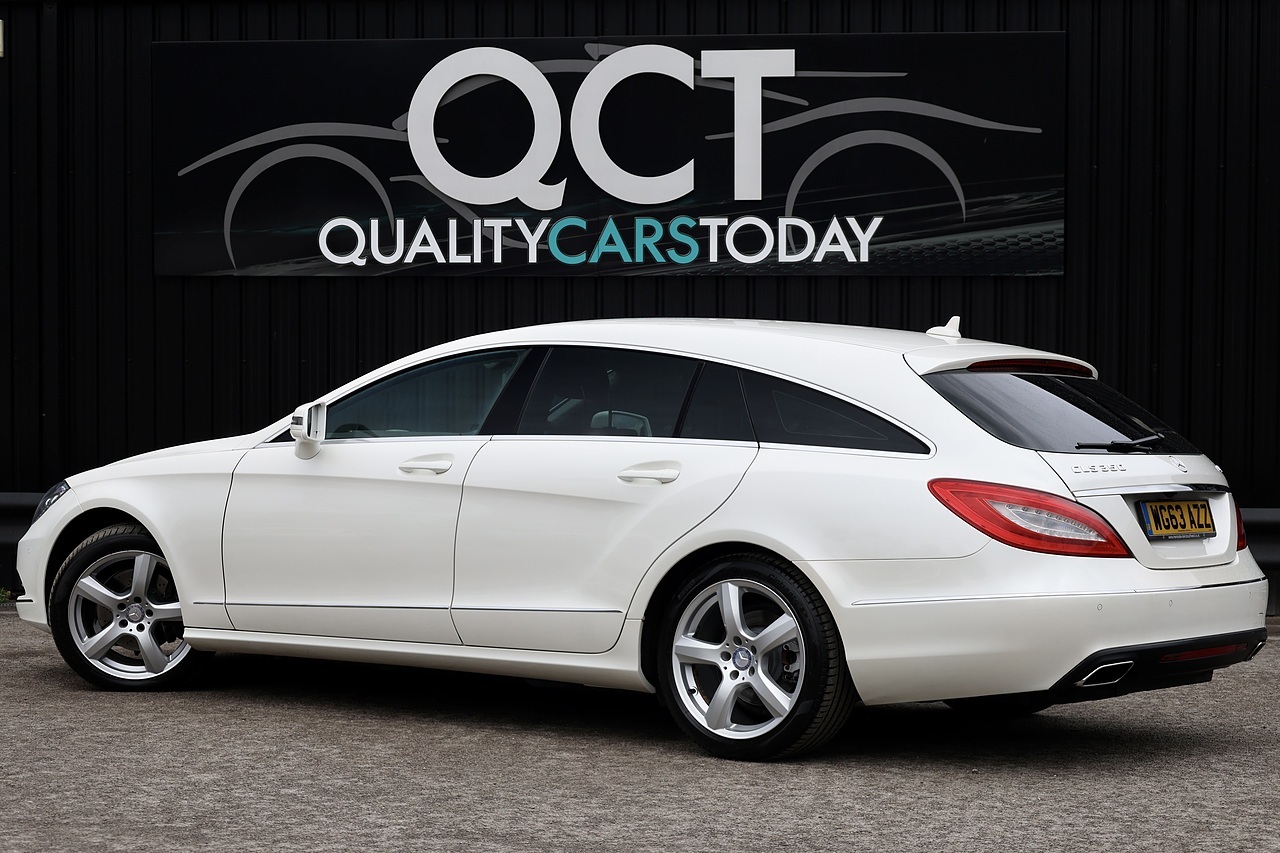 Mercedes-Benz CLS 350 CDI Shooting Brake 1 Former Keeper + Full Service History + Outstanding Condition - Large 11