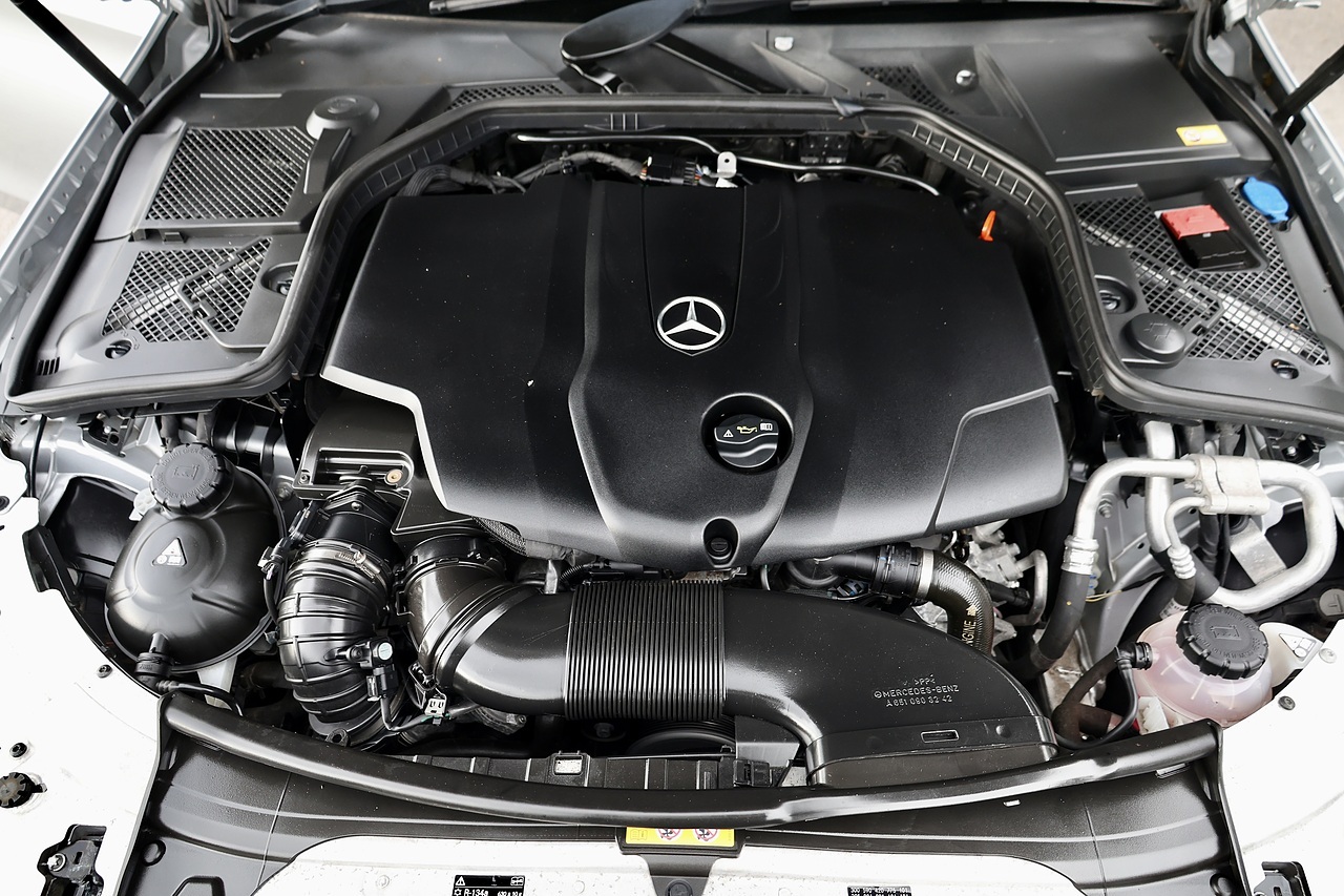 Mercedes-Benz C220 CDI Sport Full Mercedes Main Dealer History + Euro 6 + £20 RFL - Large 29