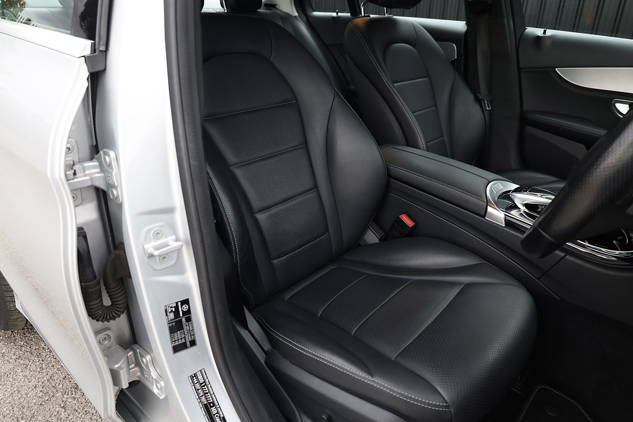 Mercedes-Benz C220 CDI Sport Full Mercedes Main Dealer History + Euro 6 + £20 RFL - Large 12