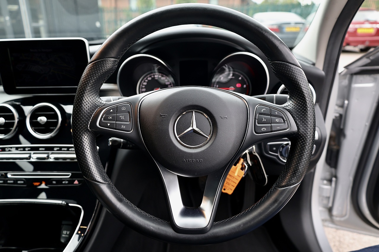 Mercedes-Benz C220 CDI Sport Full Mercedes Main Dealer History + Euro 6 + £20 RFL - Large 33
