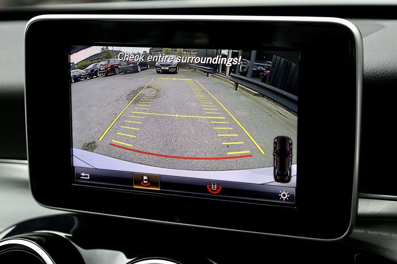 Mercedes-Benz C220 CDI Sport Full Mercedes Main Dealer History + Euro 6 + £20 RFL - Large 34