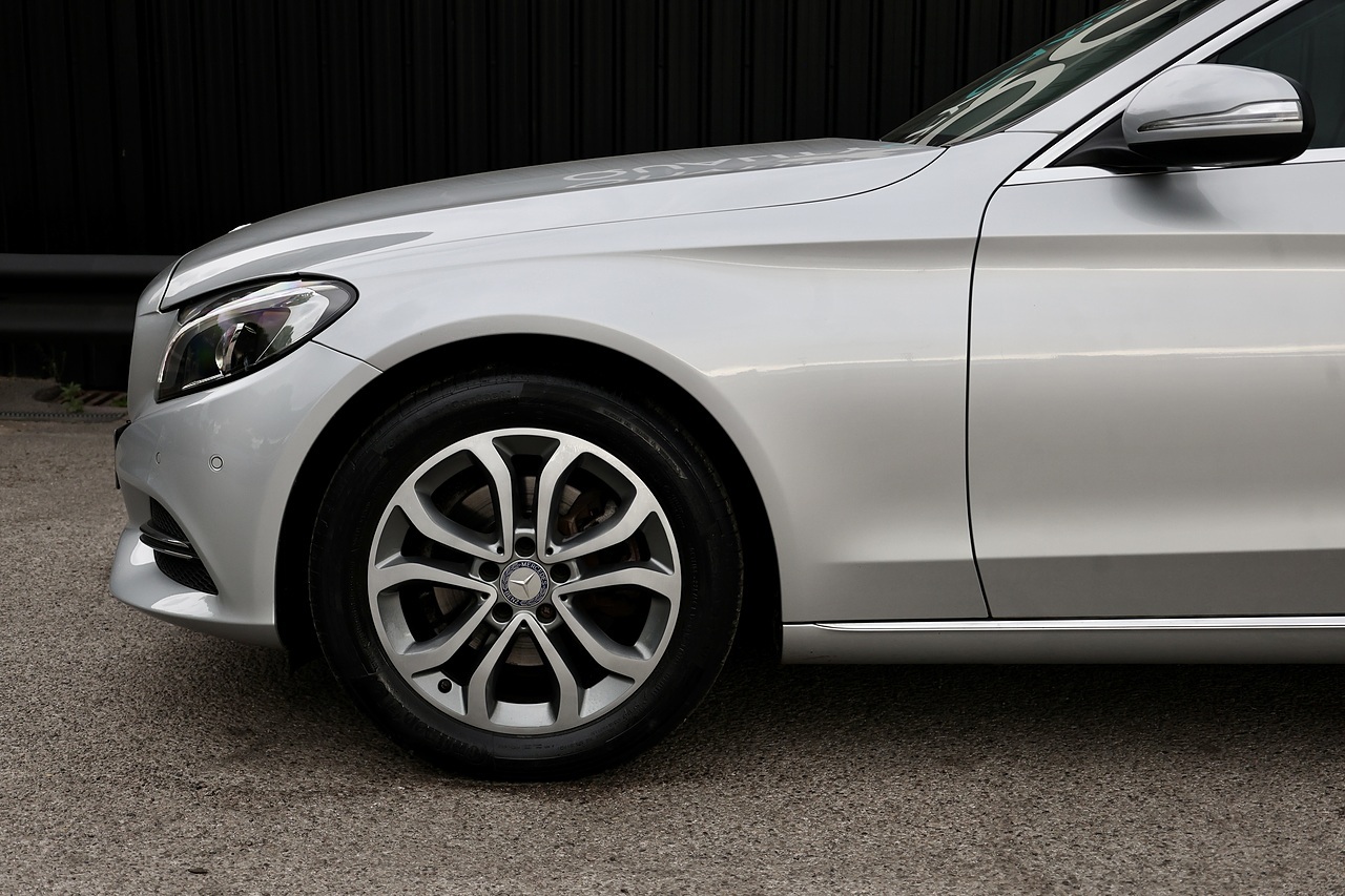 Mercedes-Benz C220 CDI Sport Full Mercedes Main Dealer History + Euro 6 + £20 RFL - Large 35