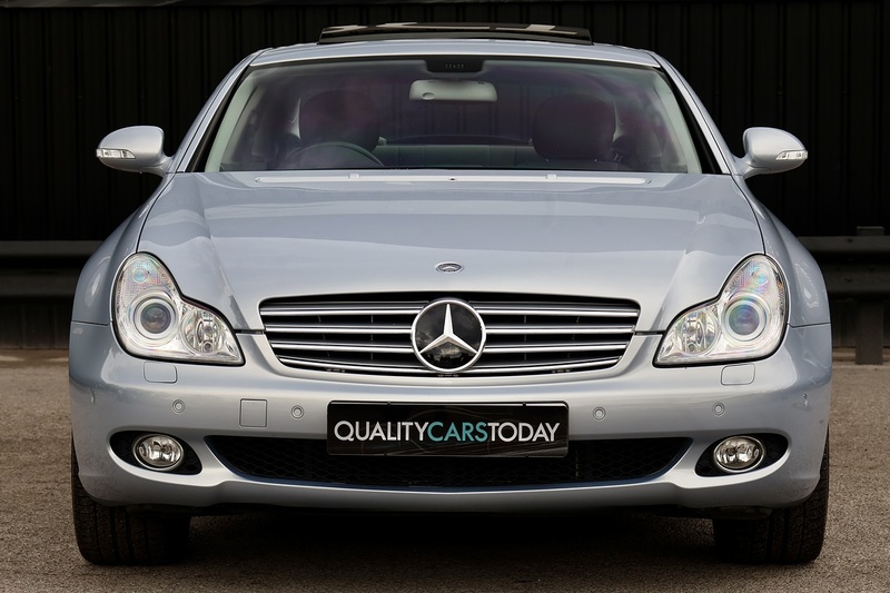 Mercedes-Benz CLS 500 CLS 500 5.0 4dr Saloon Automatic Petrol Image 2