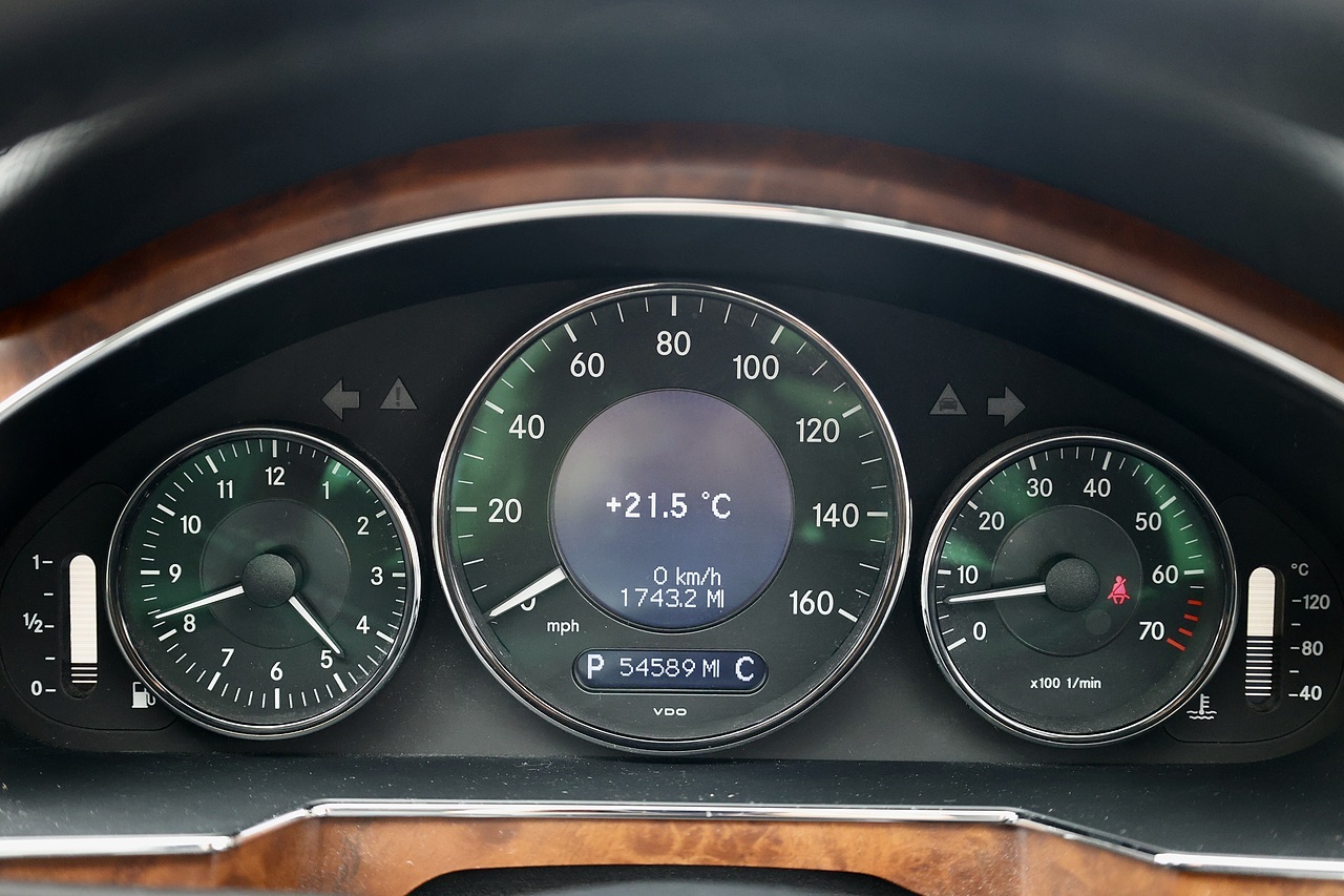 Mercedes-Benz CLS 500 CLS 500 5.0 4dr Saloon Automatic Petrol - Large 17