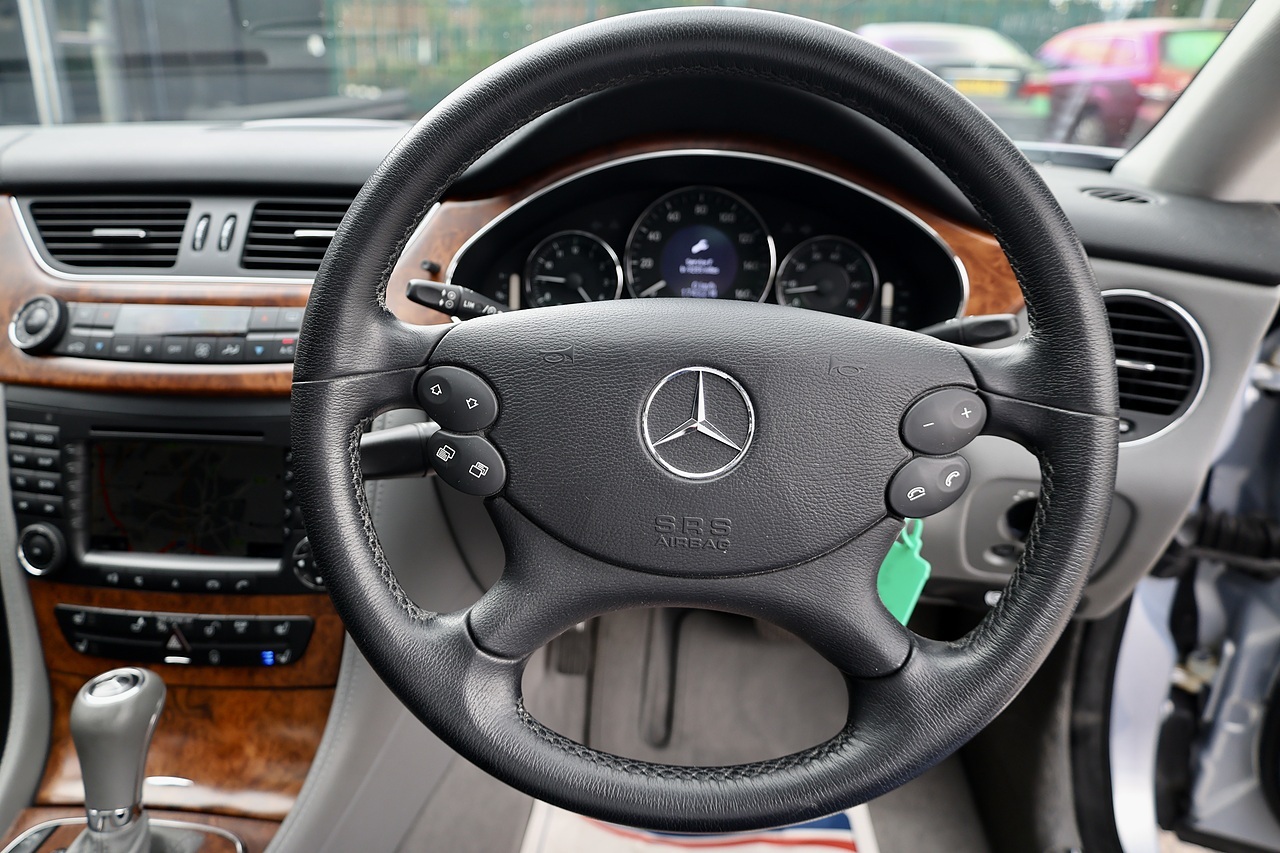 Mercedes-Benz CLS 500 CLS 500 5.0 4dr Saloon Automatic Petrol - Large 24