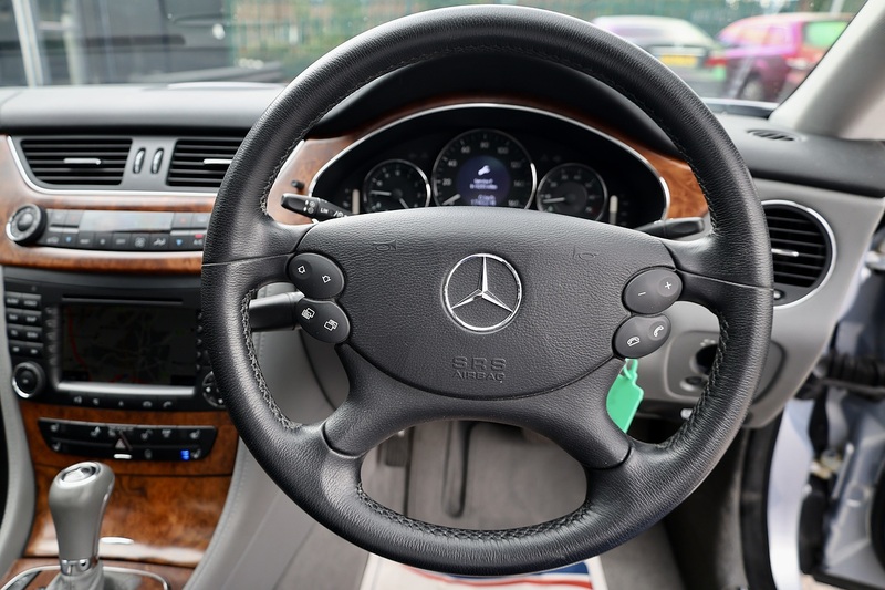 Mercedes-Benz CLS 500 CLS 500 5.0 4dr Saloon Automatic Petrol Image 24
