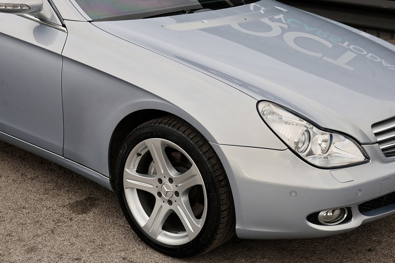 Mercedes-Benz CLS 500 CLS 500 5.0 4dr Saloon Automatic Petrol Image 28