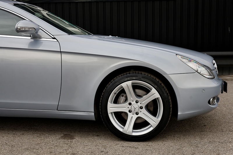 Mercedes-Benz CLS 500 CLS 500 5.0 4dr Saloon Automatic Petrol Image 27