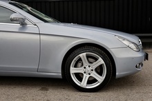 Mercedes-Benz CLS 500 CLS 500 5.0 4dr Saloon Automatic Petrol - Thumb 27