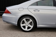 Mercedes-Benz CLS 500 CLS 500 5.0 4dr Saloon Automatic Petrol - Thumb 26