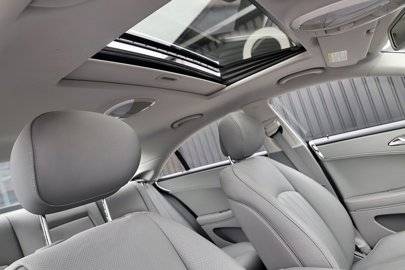 Mercedes-Benz CLS 500 CLS 500 5.0 4dr Saloon Automatic Petrol Image 10
