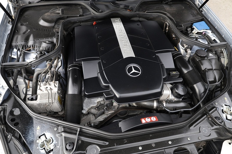 Mercedes-Benz CLS 500 CLS 500 5.0 4dr Saloon Automatic Petrol Image 32