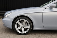 Mercedes-Benz CLS 500 CLS 500 5.0 4dr Saloon Automatic Petrol - Thumb 36