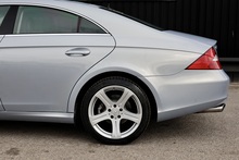 Mercedes-Benz CLS 500 CLS 500 5.0 4dr Saloon Automatic Petrol - Thumb 37