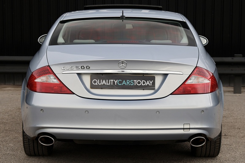 Mercedes-Benz CLS 500 CLS 500 5.0 4dr Saloon Automatic Petrol Image 3