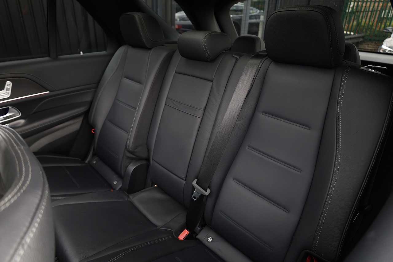 Mercedes-Benz GLE 400d AMG Line Premium Plus 1 Former Keeper + 7 Seats + Pano Roof + Burmester - Large 36