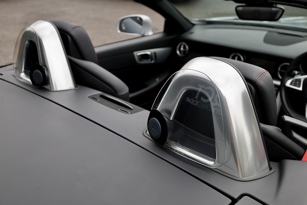 Mercedes-Benz SLC 250d AMG Line 2 Former Keepers + Full Service History + Pano Roof + AirScarf + AirGuide - Large 8