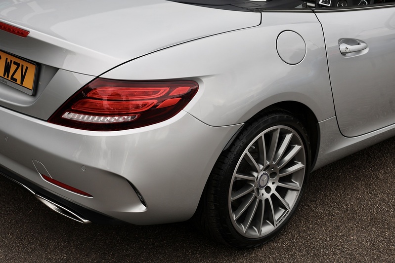 Mercedes-Benz SLC 250d AMG Line 2 Former Keepers + Full Service History + Pano Roof + AirScarf + AirGuide Image 20