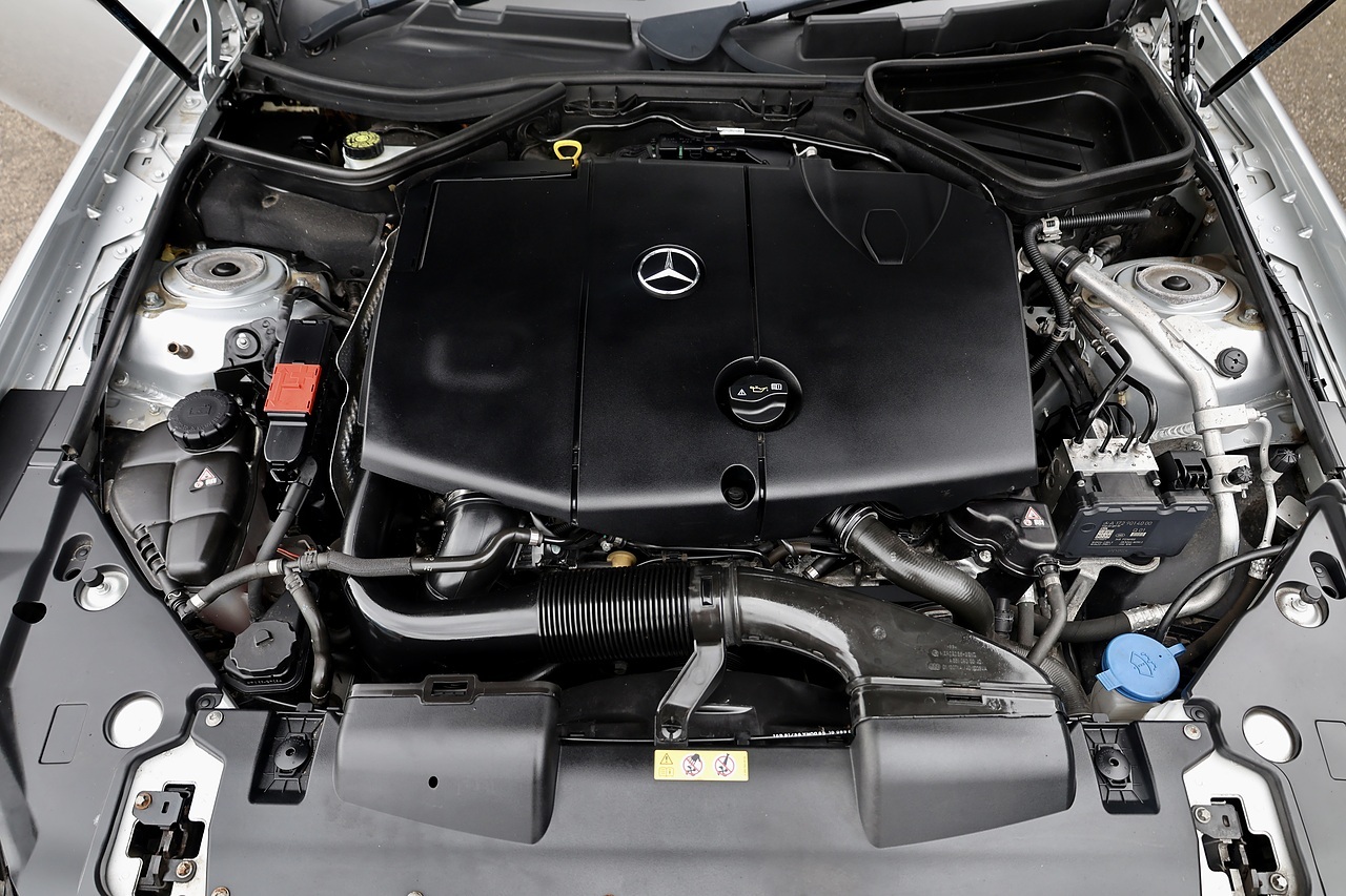 Mercedes-Benz SLC 250d AMG Line 2 Former Keepers + Full Service History + Pano Roof + AirScarf + AirGuide - Large 30