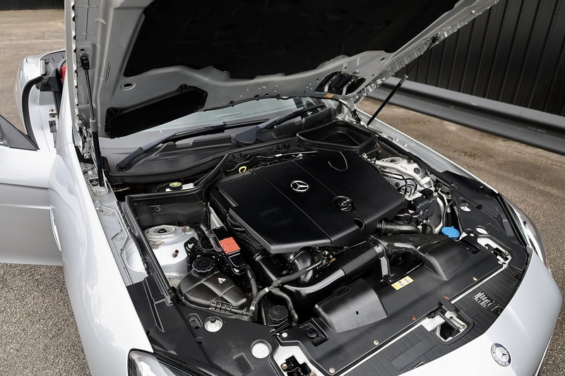 Mercedes-Benz SLC 250d AMG Line 2 Former Keepers + Full Service History + Pano Roof + AirScarf + AirGuide Image 31