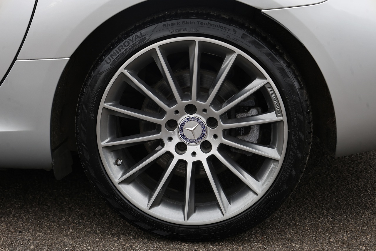 Mercedes-Benz SLC 250d AMG Line 2 Former Keepers + Full Service History + Pano Roof + AirScarf + AirGuide - Large 35